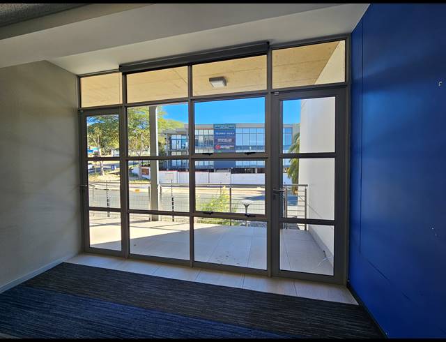 358M² OFFICE TO LET IN BRYANSTON